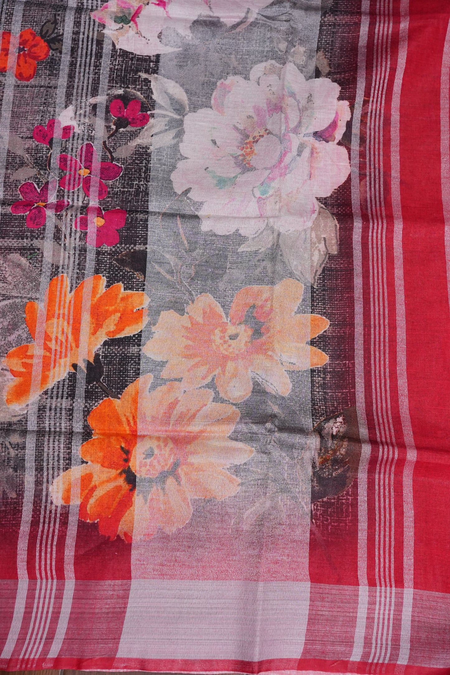 Digital Printed Pure Linen Saree - Grey