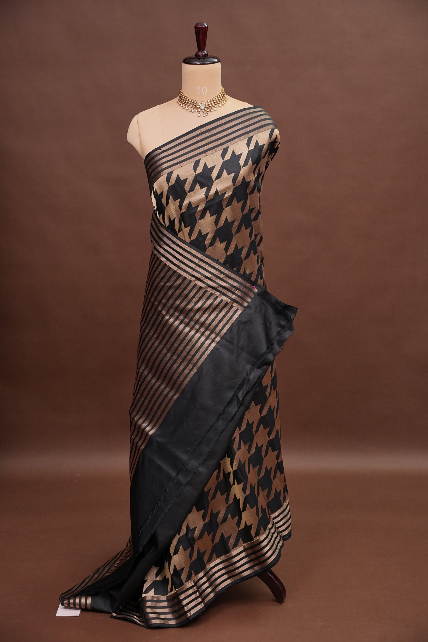 Geometric Patterned Pure Handloom Silk Katan Banaras Saree – Black