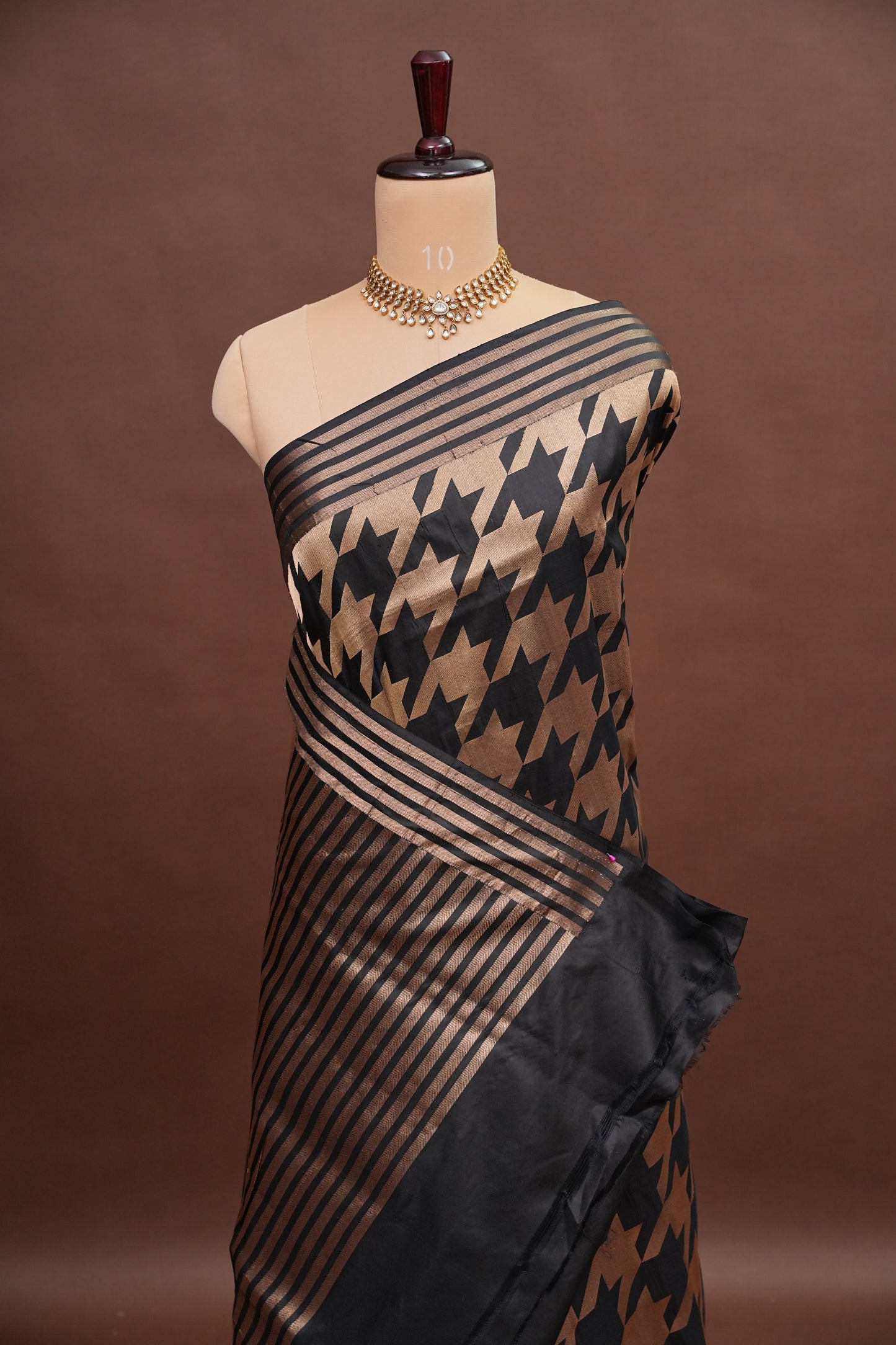 Geometric Patterned Pure Handloom Silk Katan Banaras Saree – Black