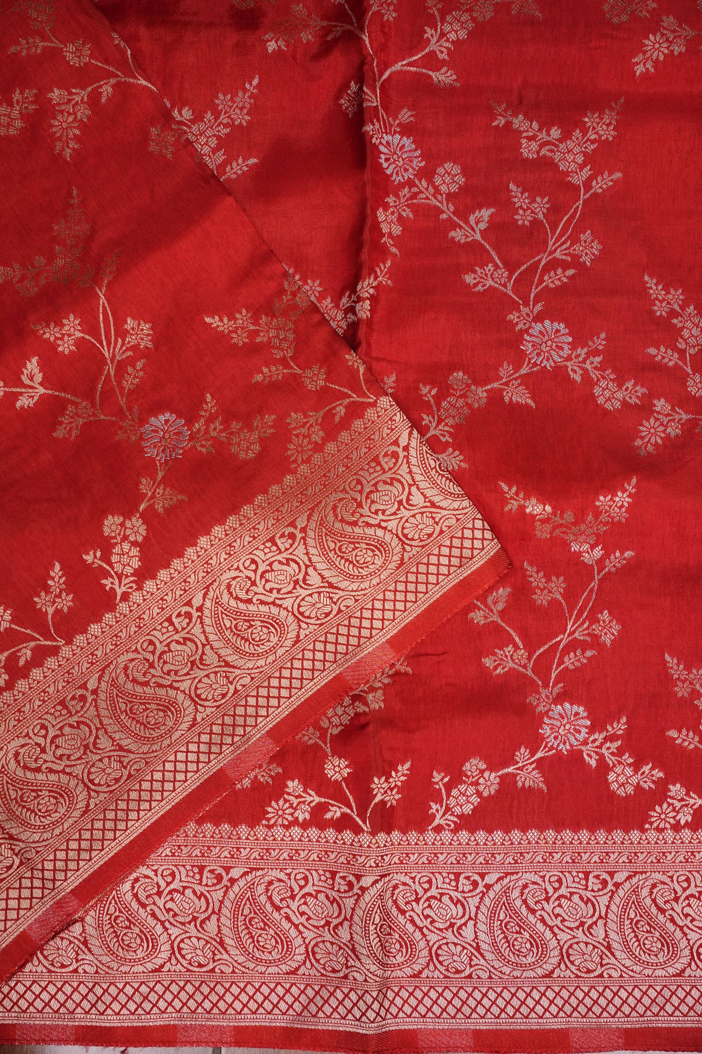 Banarasi Silk Saree – Classic Red with Intricate Gold Zari Floral Weave