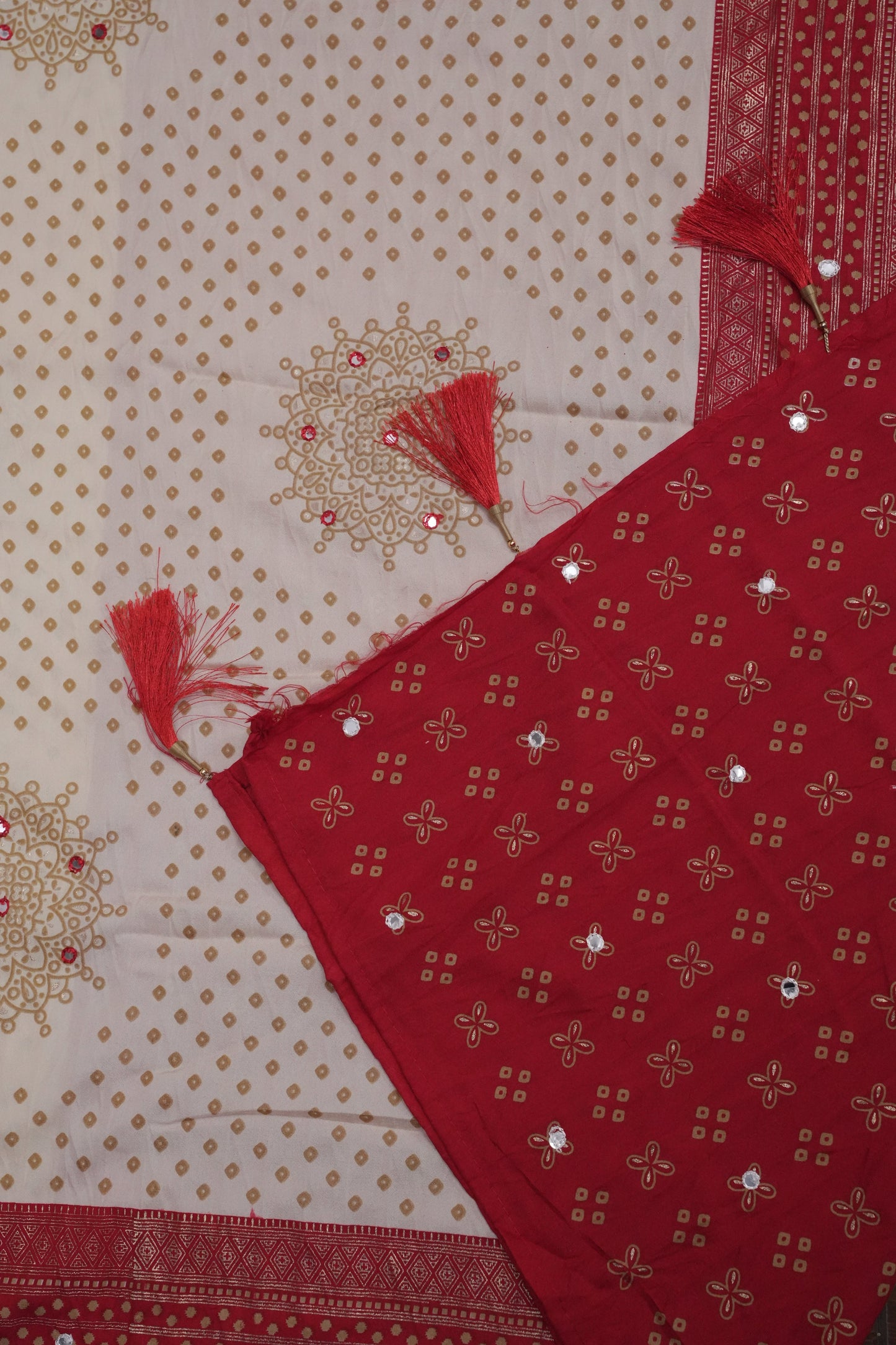 Bandhini Digital Print Semi Silk Saree – White & Red