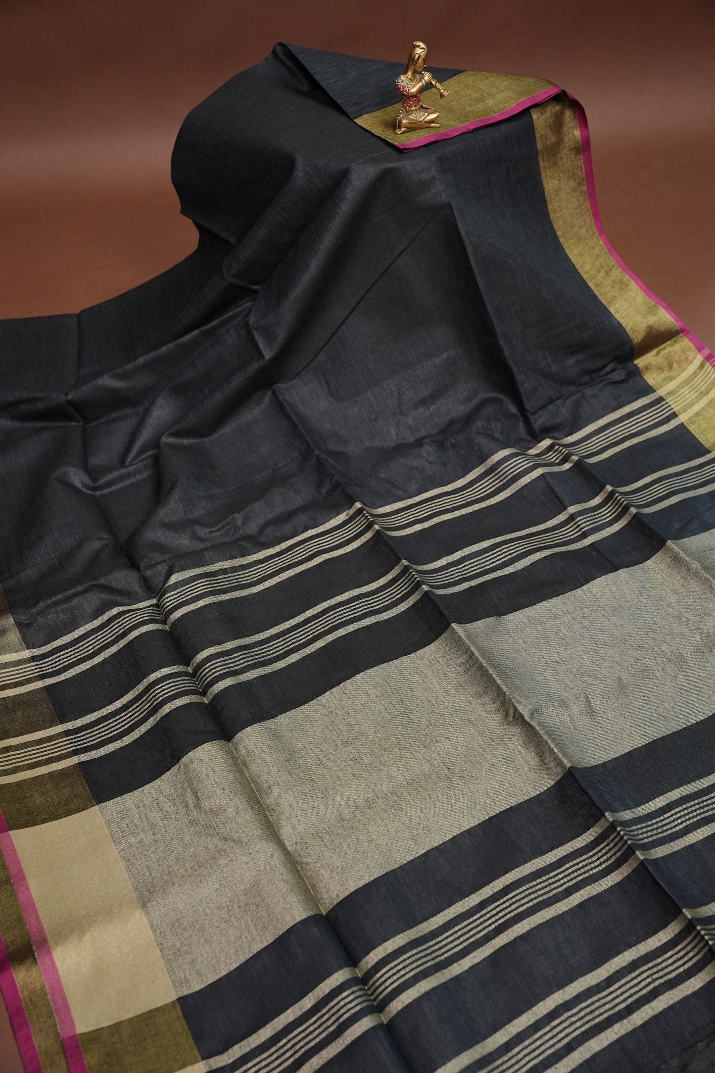 Pure Linen Saree-Classic Black with Antique Gold Border & Pink Accents