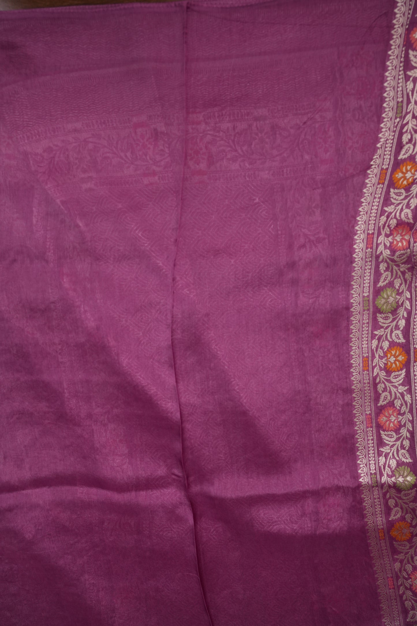 Mellow Tissue & Banarasi Fusion Saree with Meenakari Detailing – Magenta Purple