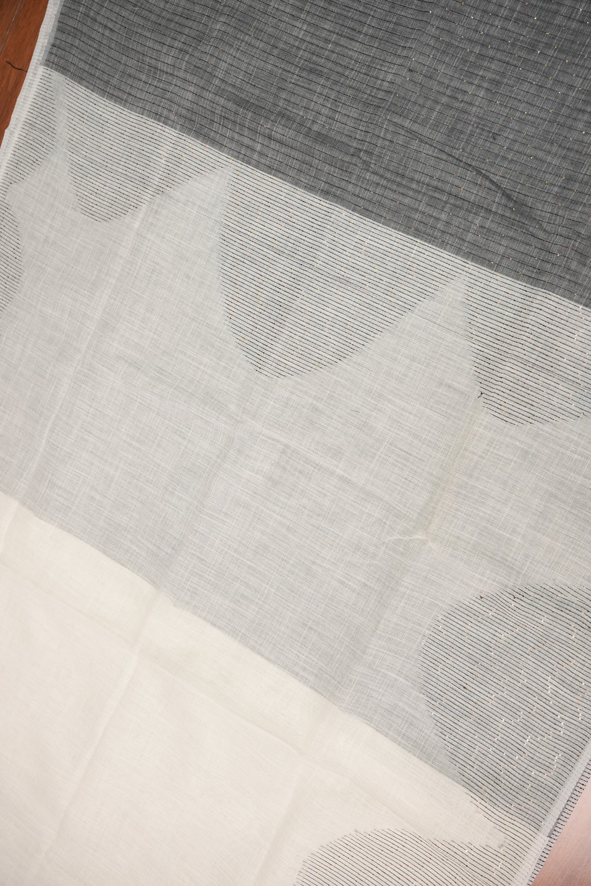Linen Saree with Needle Embroidery – Ivory White & Charcoal Grey