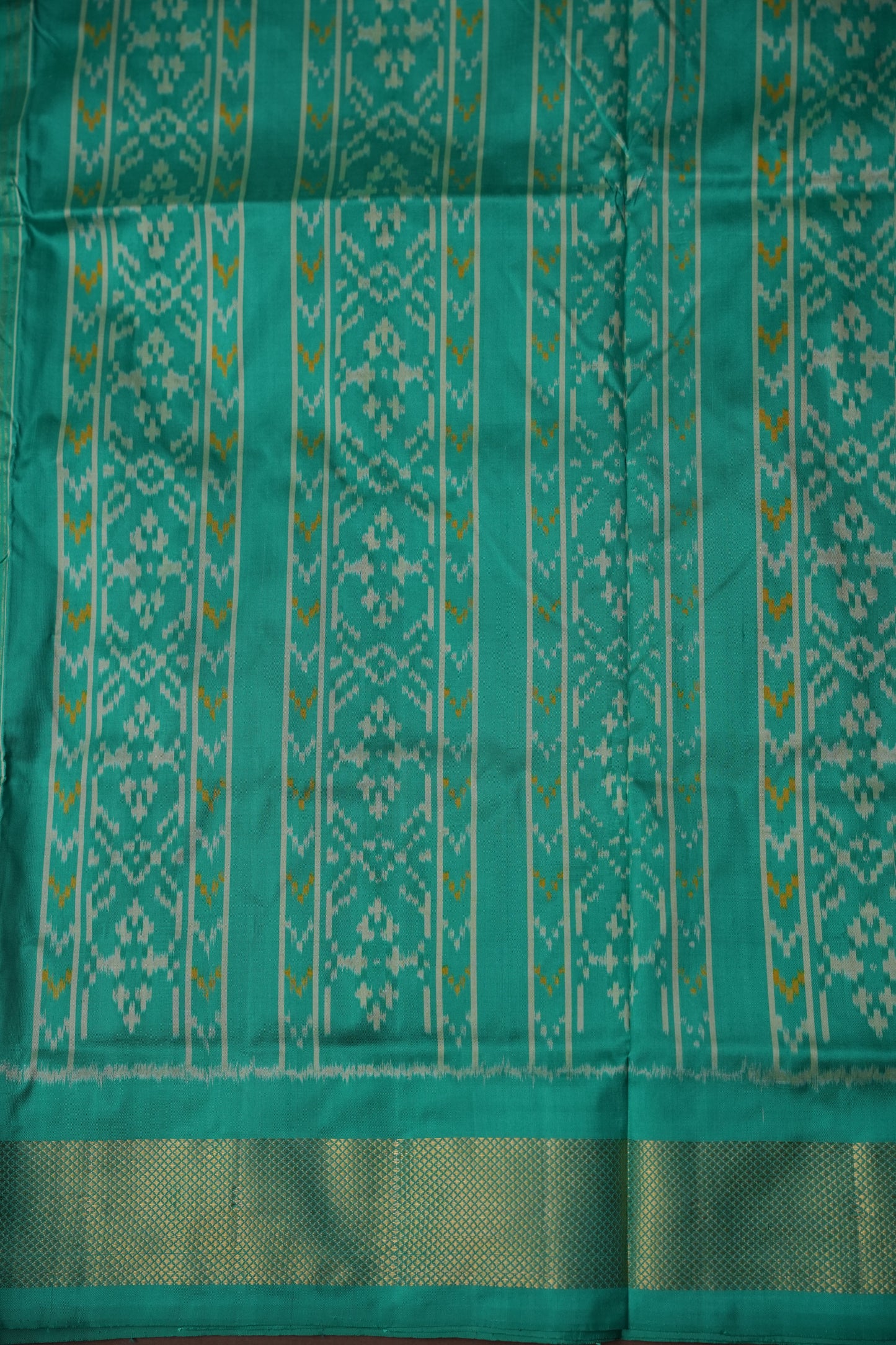Pure Ikkat Soft Silk Saree - Magenta & Sea Green