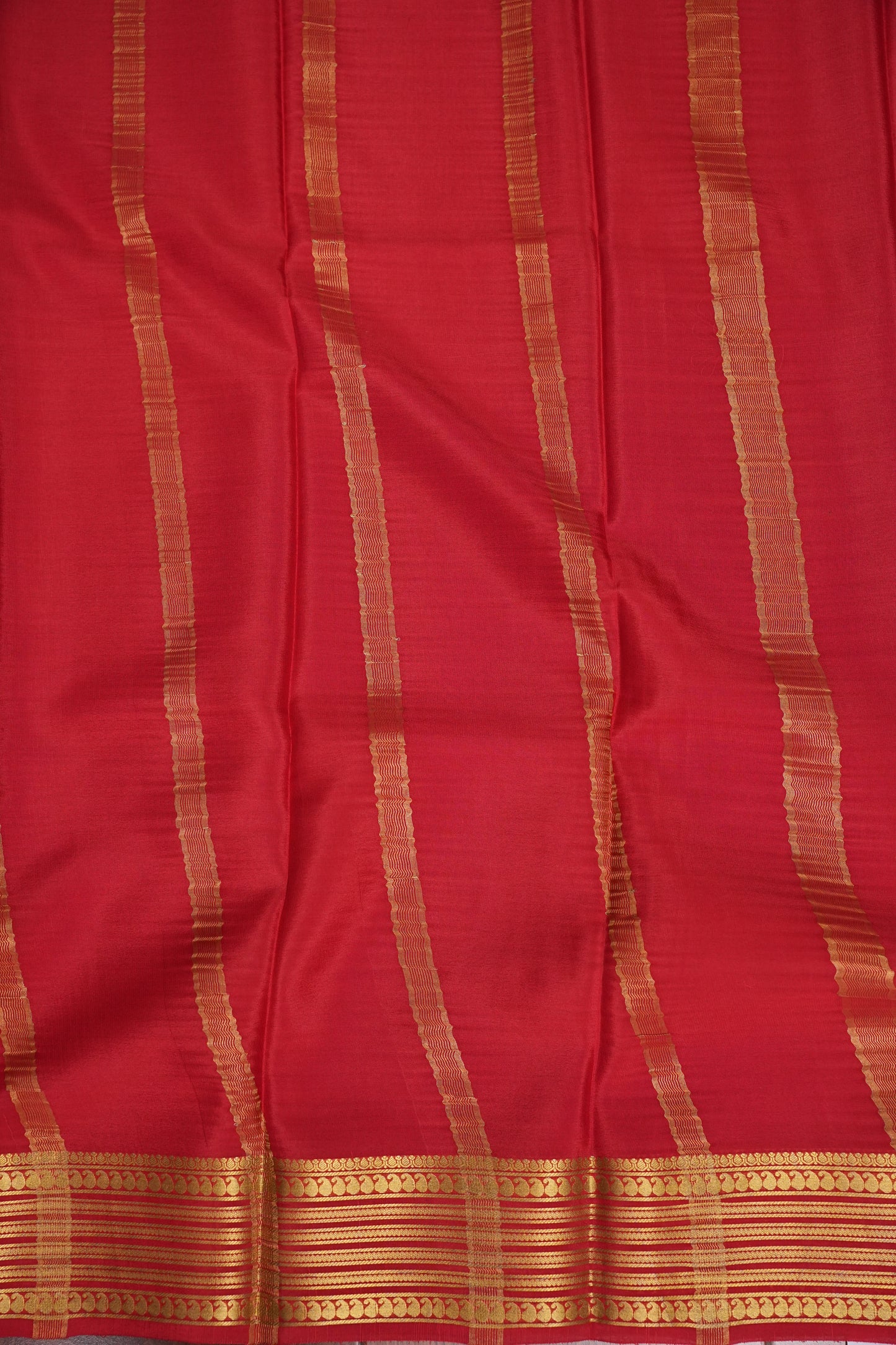 Pure Crepe Mysore Silk Saree - Leaf Green with Red Border