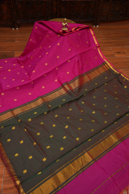 Semi Maheshwari Silk Cotton Saree – Rani Pink & Bottle Green with Gold Zari Buttas