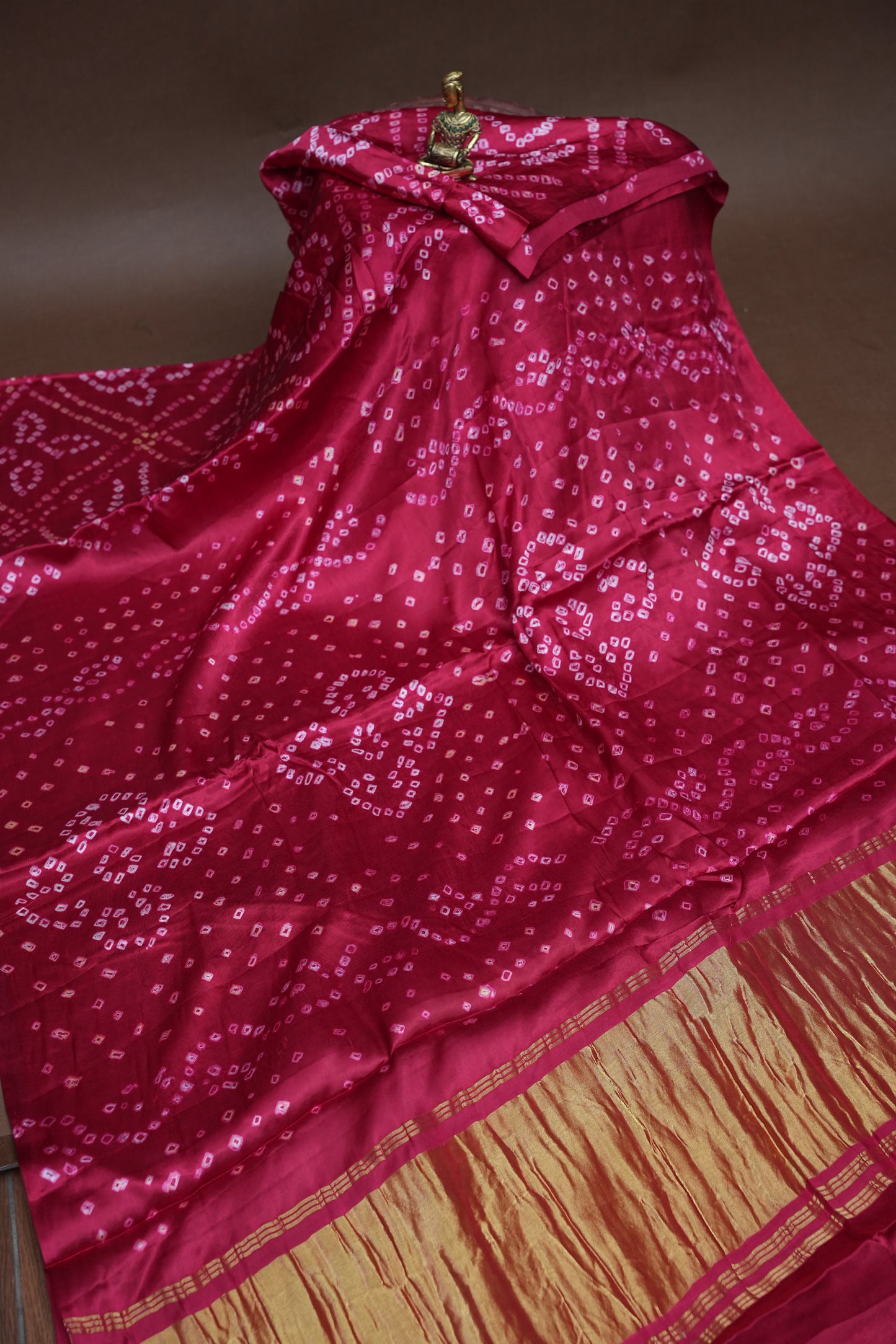Pure Gajji Silk Bandhani Saree – Rani Pink with Traditional Bandhej Motifs & Gold Tissue Pallu