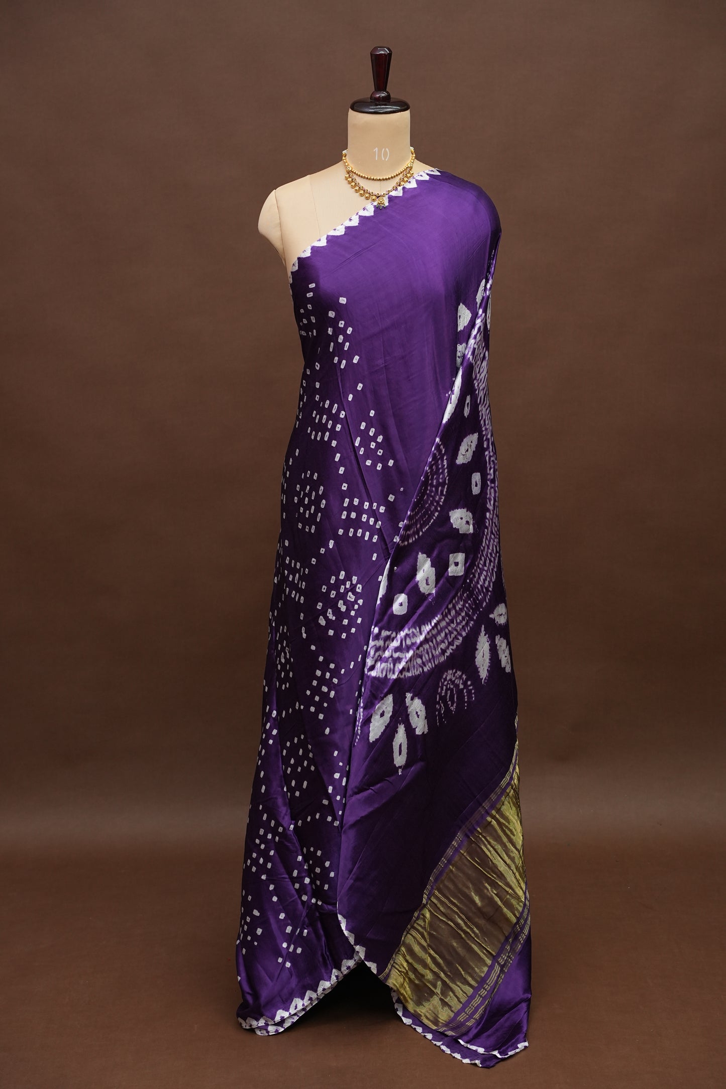 Pure Gajji Silk Bandhani Saree – Royal Purple with Spiral Bandhej Pallu & Gold Tissue Border