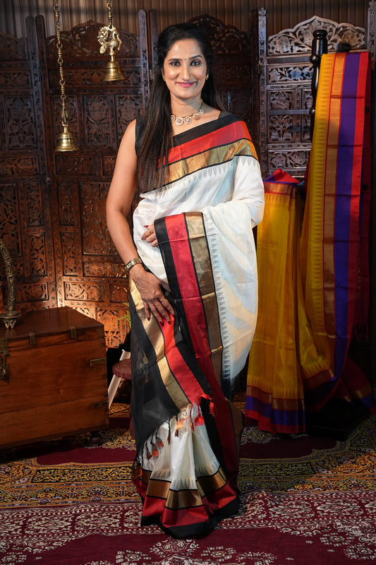 Pure Kuppadam Korvai Pattu Saree-Ivory & Black