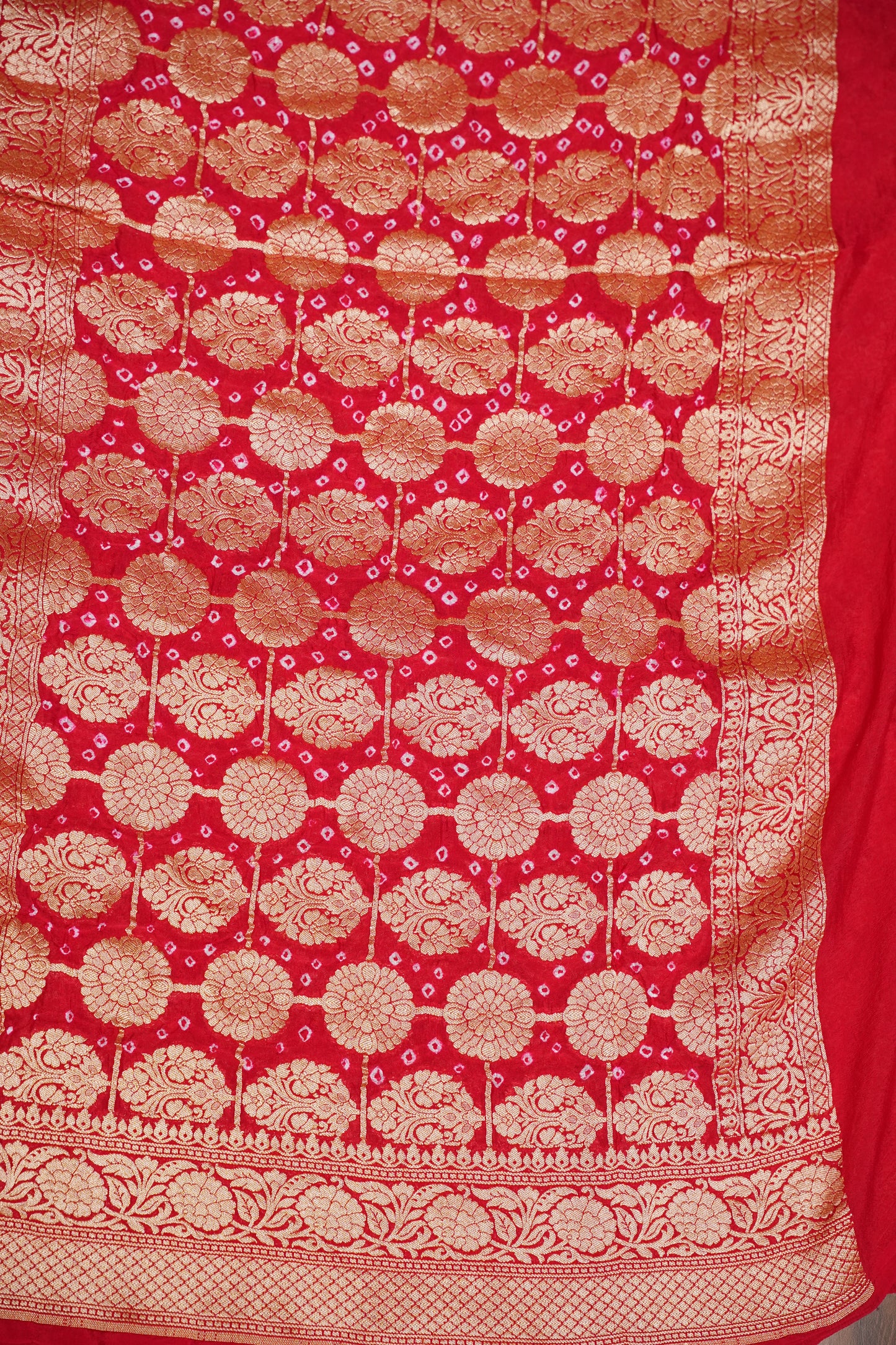 Red & Hot Pink Ombre-Pure Georgette Handloom Banaras Neem Zari Bandhej Saree.