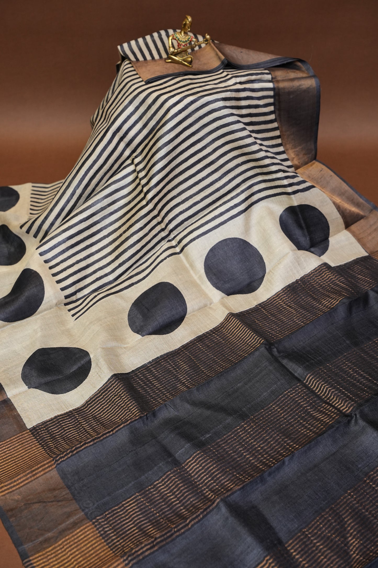 Geometric Patterned Pure Tussar Silk Saree-Monochrome|Silk Mark Certified
