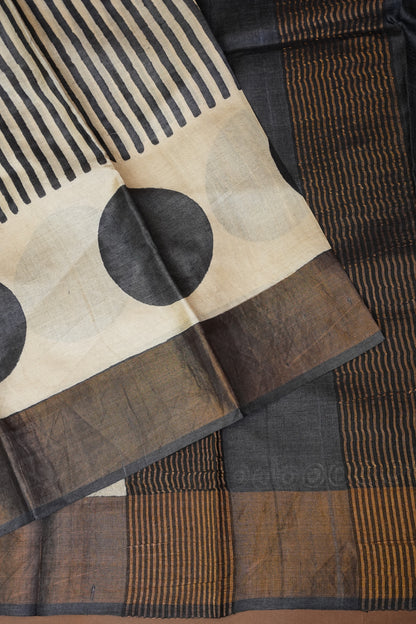 Geometric Patterned Pure Tussar Silk Saree-Monochrome|Silk Mark Certified