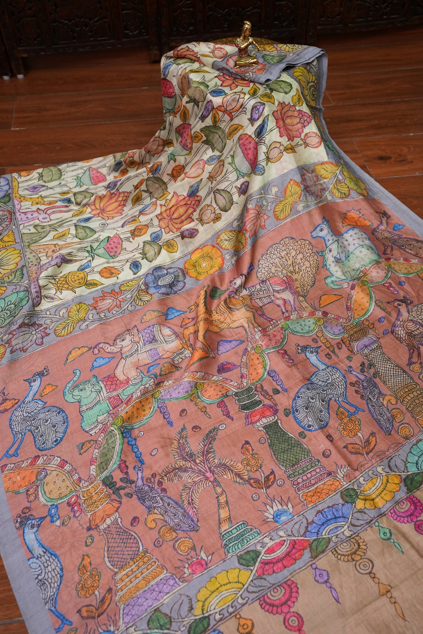 Tussar Saree with Kalamkari Body & Patola-Inspired Border and Pallu – Ivory, Peach & Grey