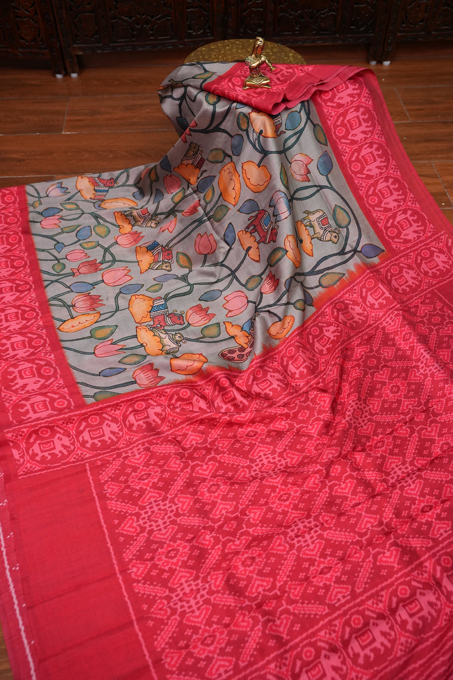 Tussar Saree with Kalamkari Body & Patola Border and Pallu – Grey & Red