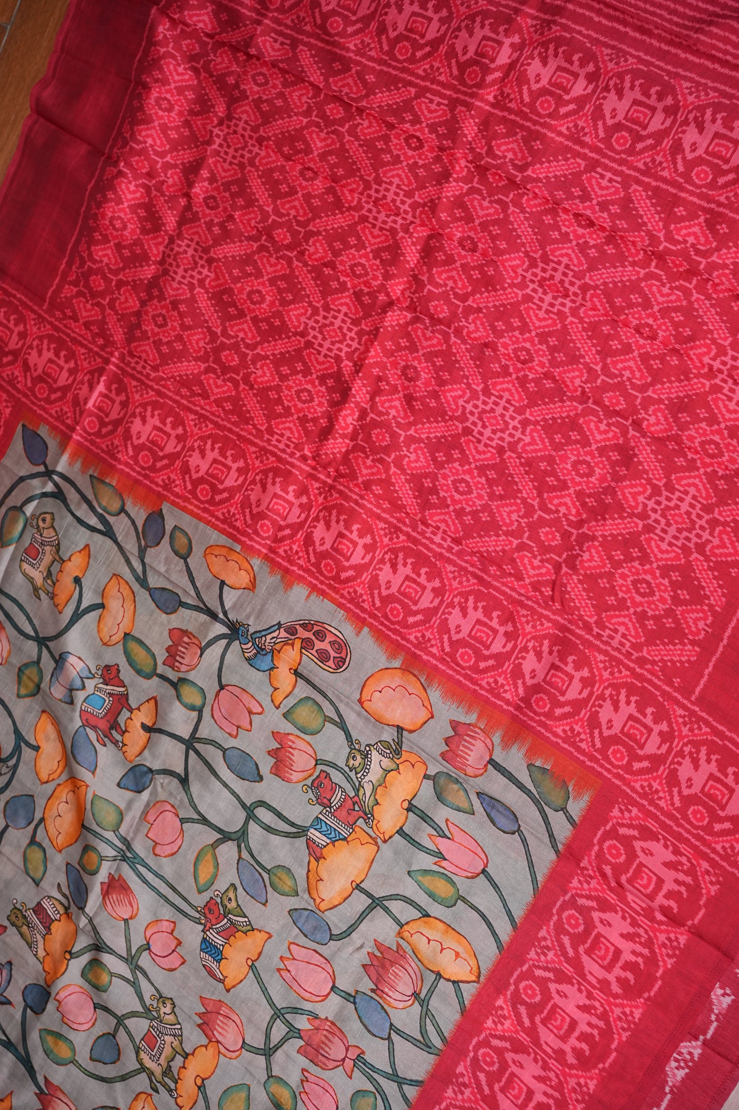 Tussar Saree with Kalamkari Body & Patola Border and Pallu – Grey & Red