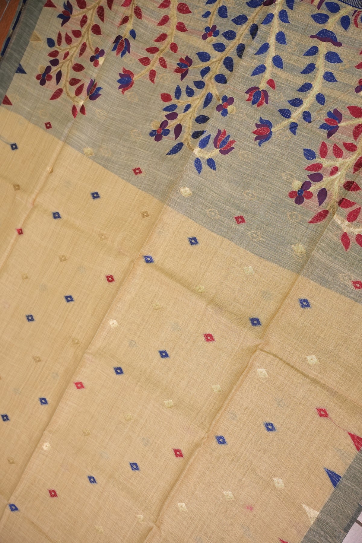 Khaddi Cotton Saree with Jamdani Pallu – Beige & Royal Blue
