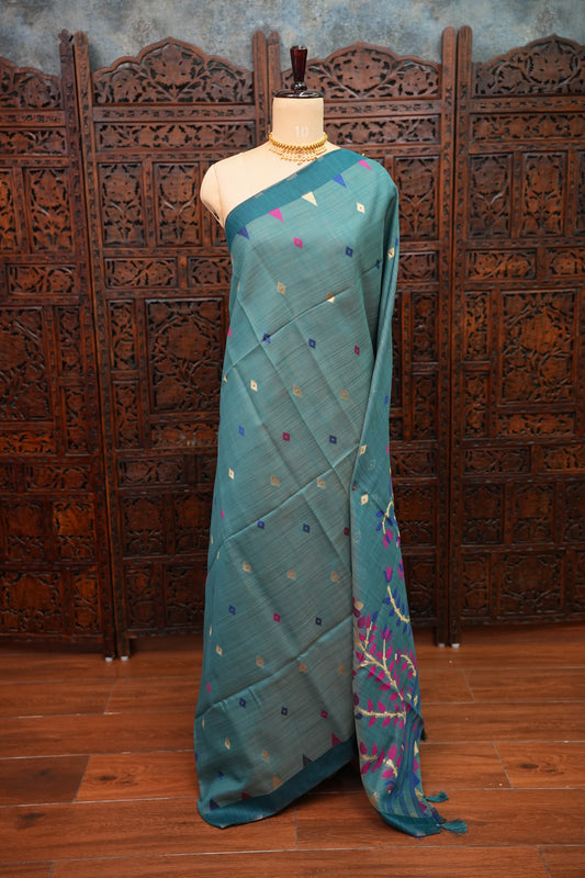 Khaddi Cotton Saree with Jamdani Pallu – Teal Blue