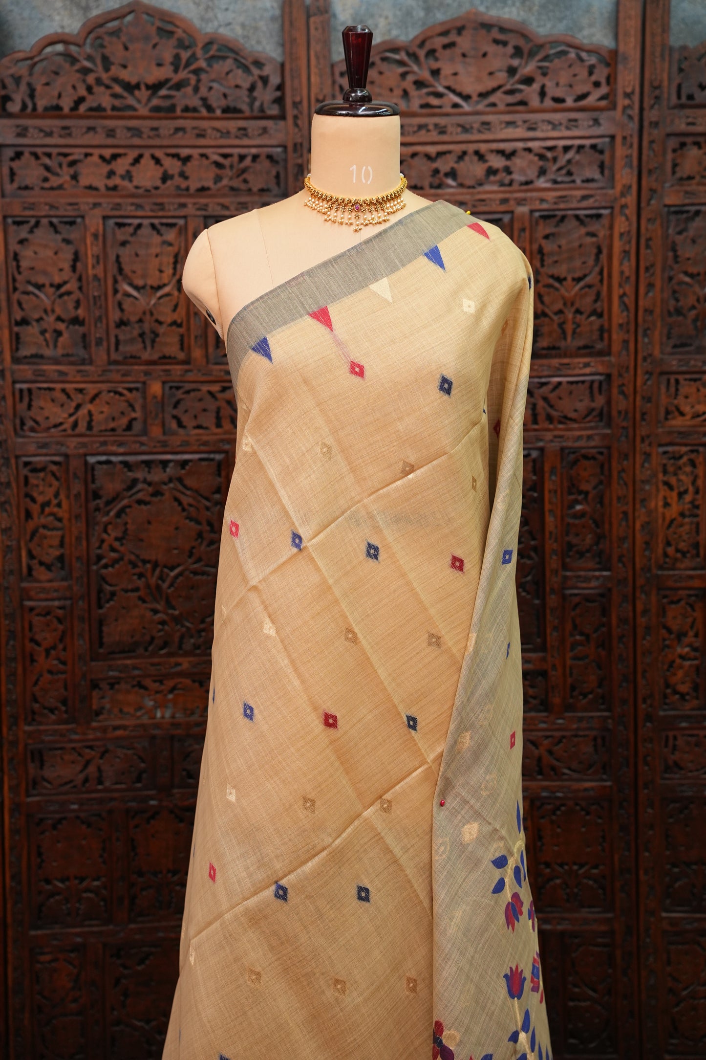 Khaddi Cotton Saree with Jamdani Pallu – Beige & Royal Blue