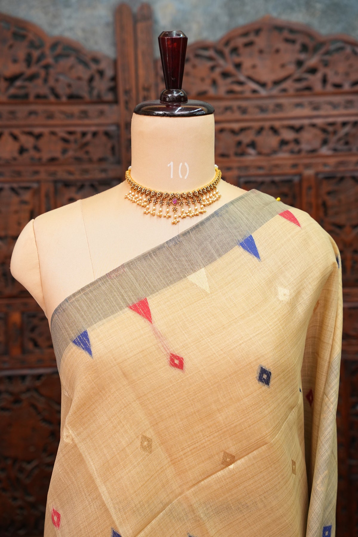 Khaddi Cotton Saree with Jamdani Pallu – Beige & Royal Blue