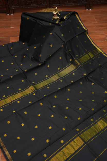 Semi Maheshwari Silk Cotton Saree with thin Gold Zari Buttas