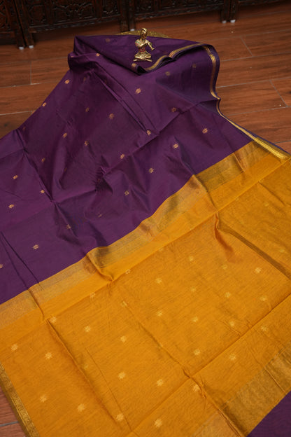 Semi Maheshwari Silk Cotton Saree with thin Gold Zari Buttas