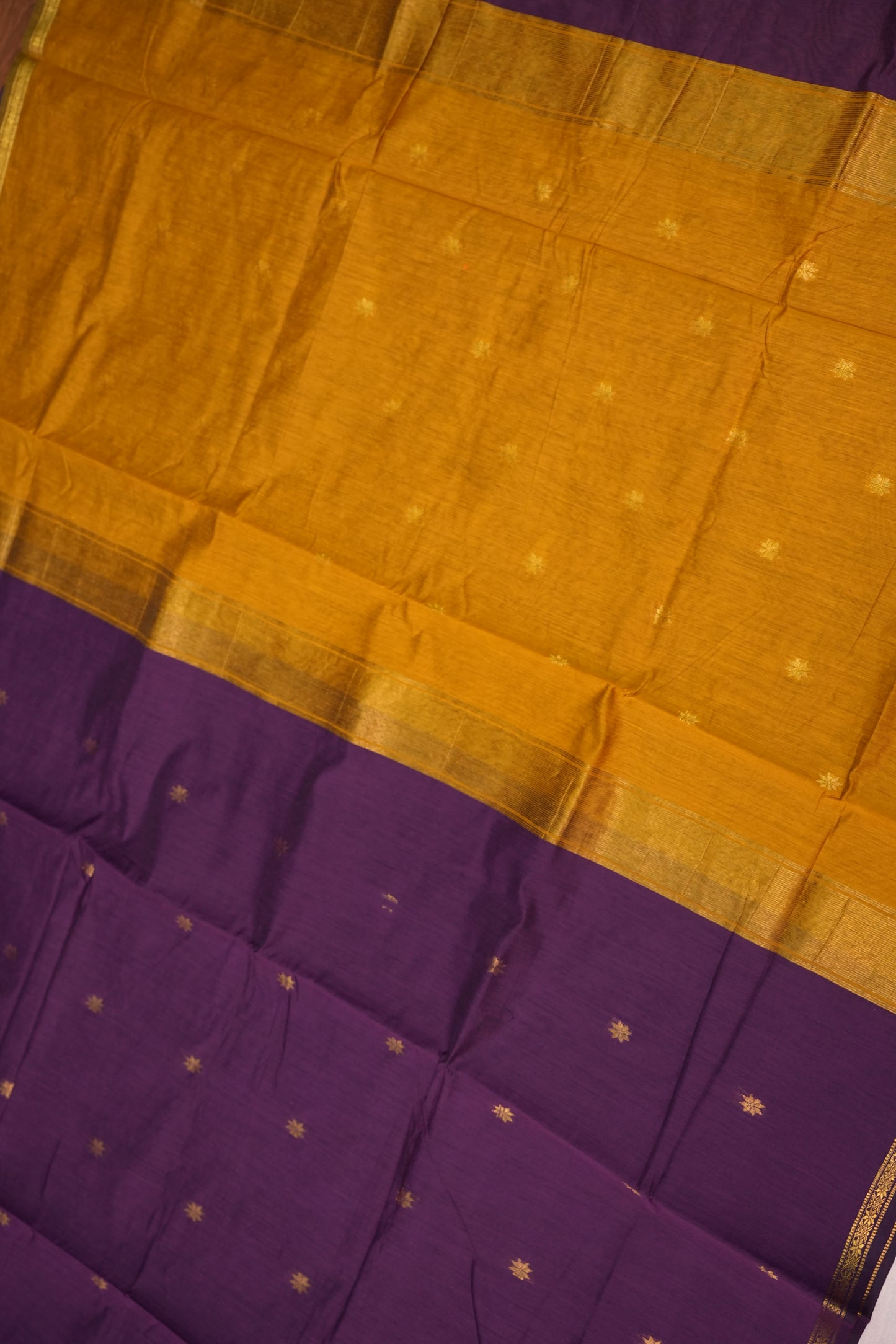 Semi Maheshwari Silk Cotton Saree with thin Gold Zari Buttas