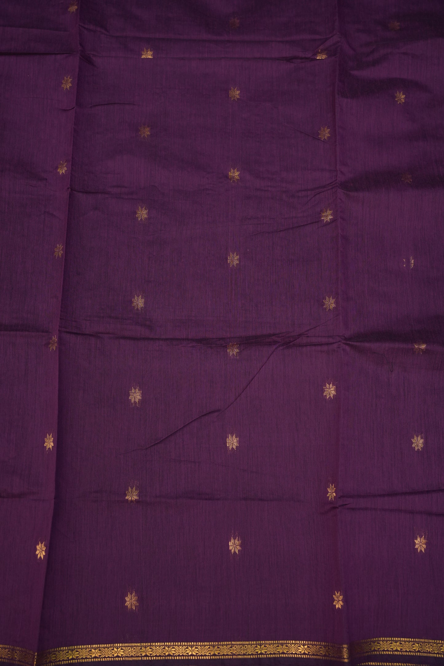 Semi Maheshwari Silk Cotton Saree with thin Gold Zari Buttas