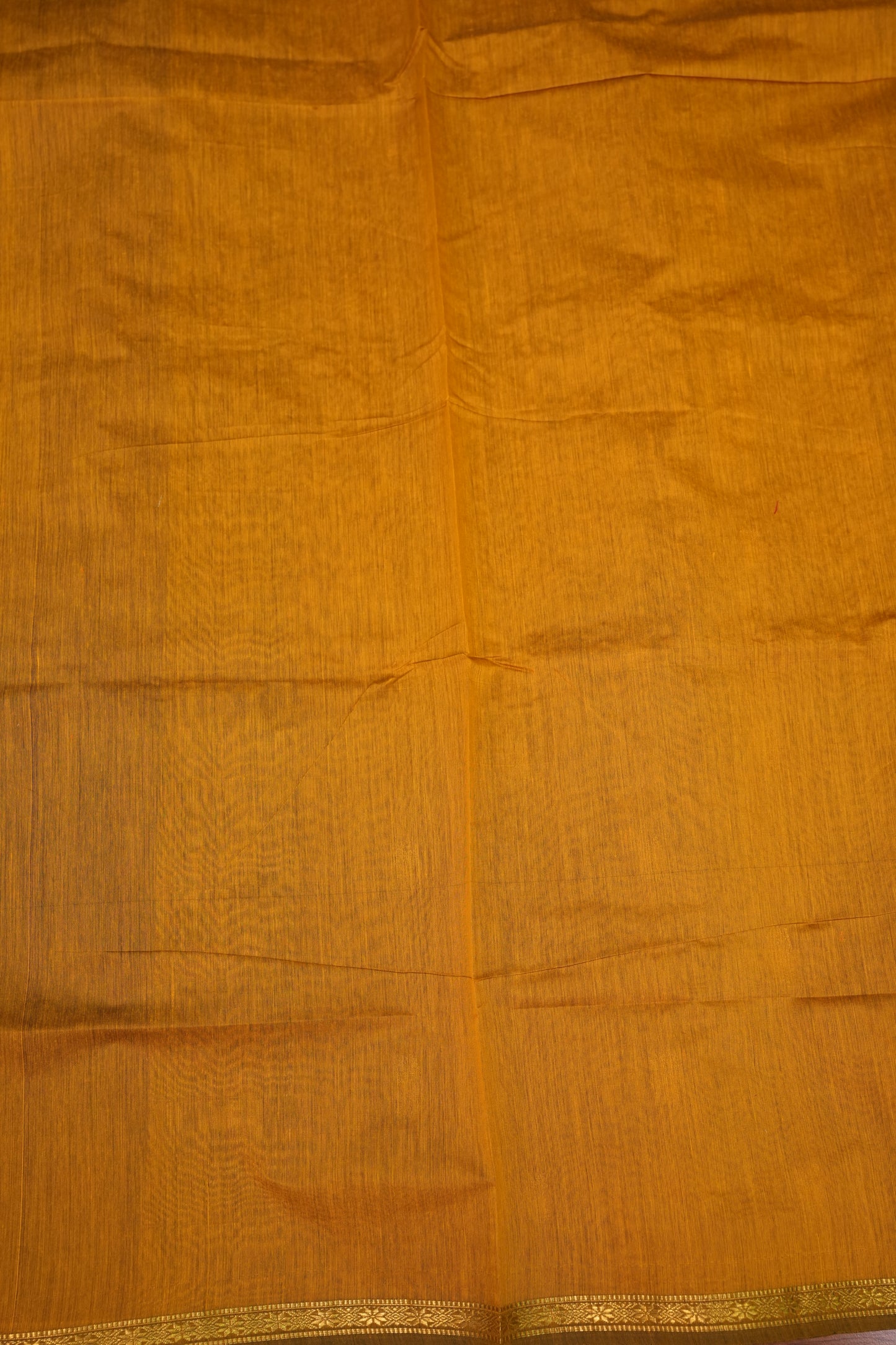 Semi Maheshwari Silk Cotton Saree with thin Gold Zari Buttas