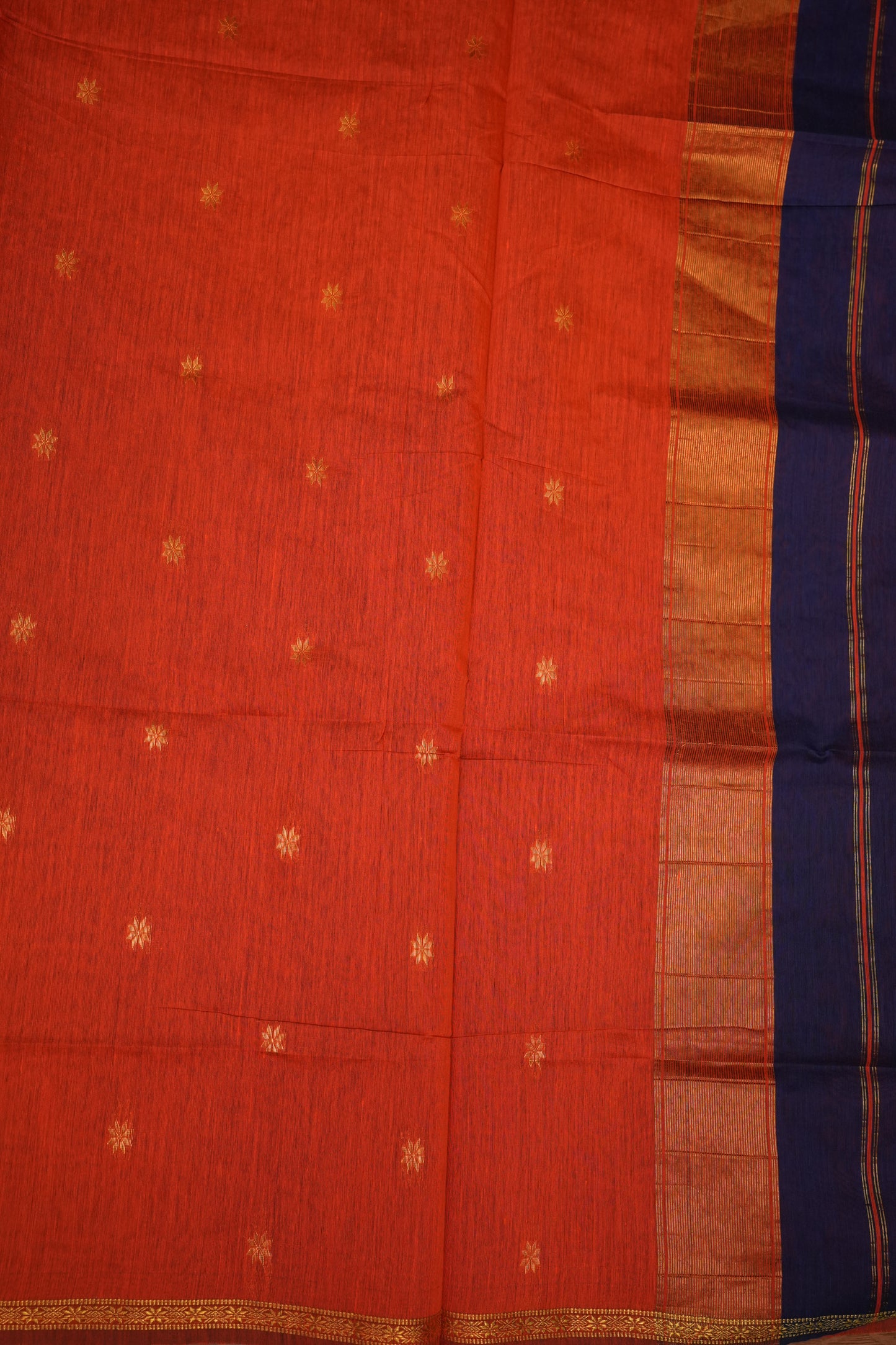 Semi Maheshwari Silk Cotton Saree with thin Gold Zari Buttas