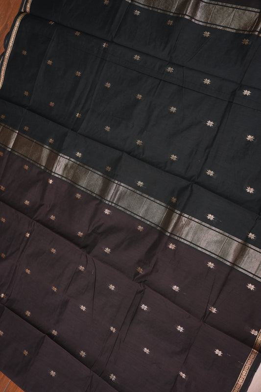 Semi Maheshwari Silk Cotton Saree with thin Gold Zari Buttas