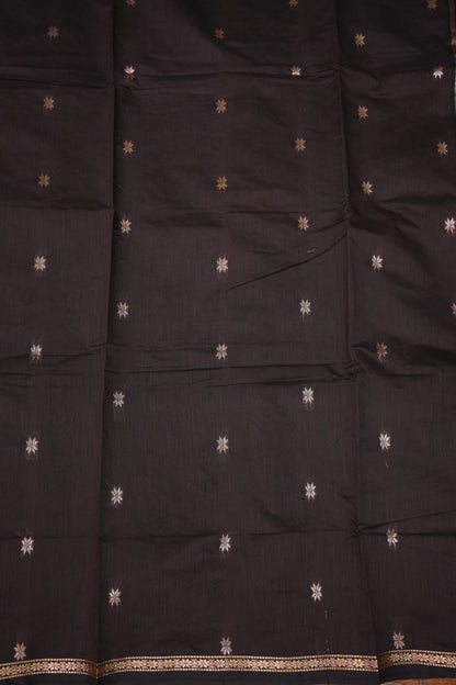 Semi Maheshwari Silk Cotton Saree with thin Gold Zari Buttas