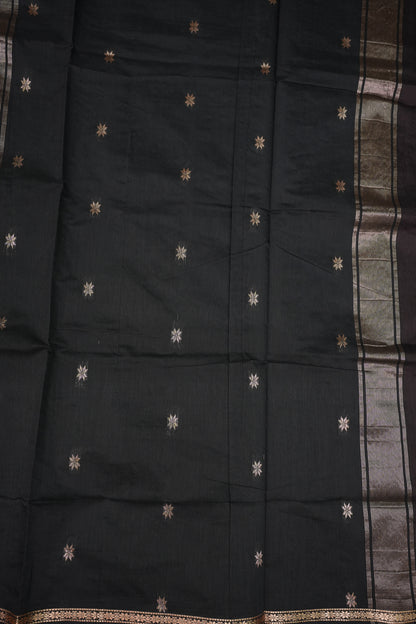 Semi Maheshwari Silk Cotton Saree with thin Gold Zari Buttas