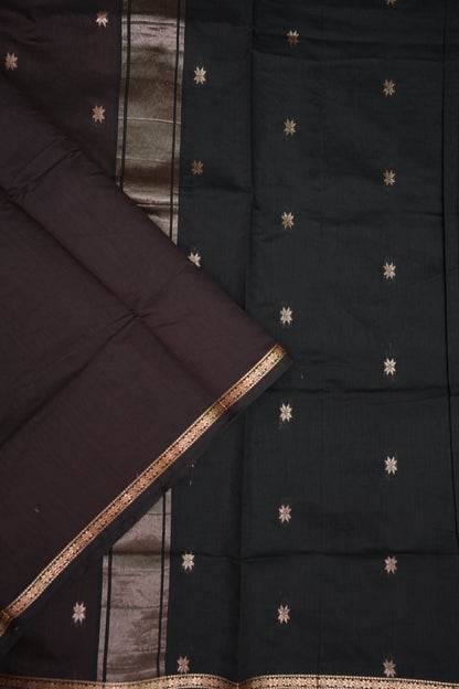 Semi Maheshwari Silk Cotton Saree with thin Gold Zari Buttas