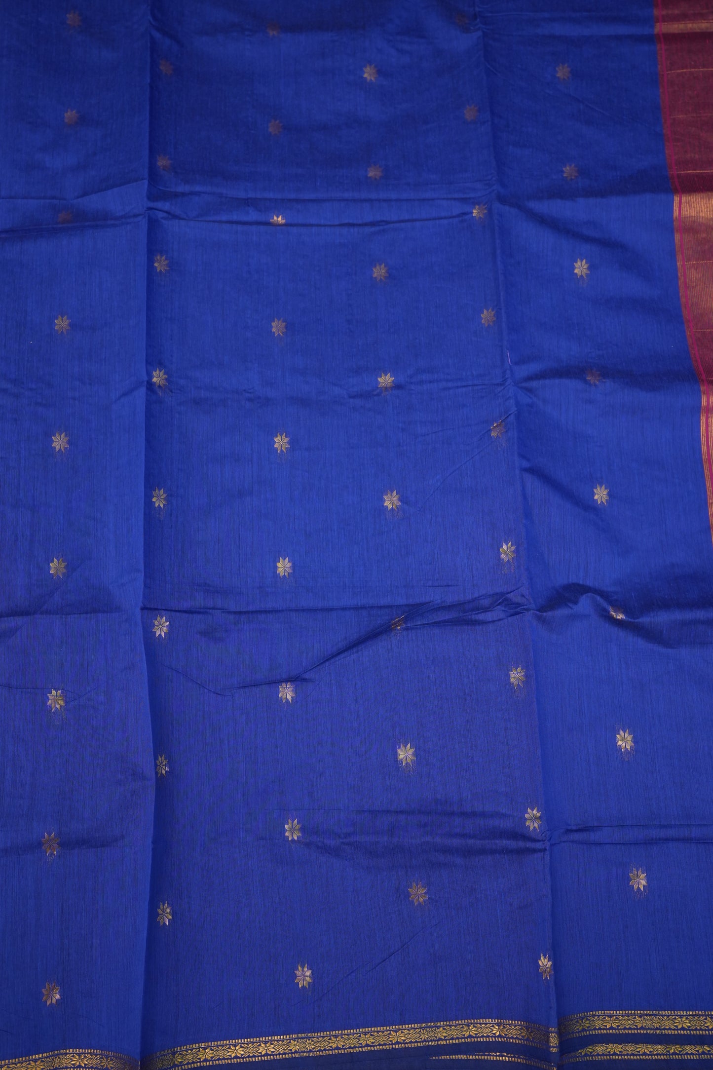 Semi Maheshwari Silk Cotton Saree with thin Gold Zari Buttas