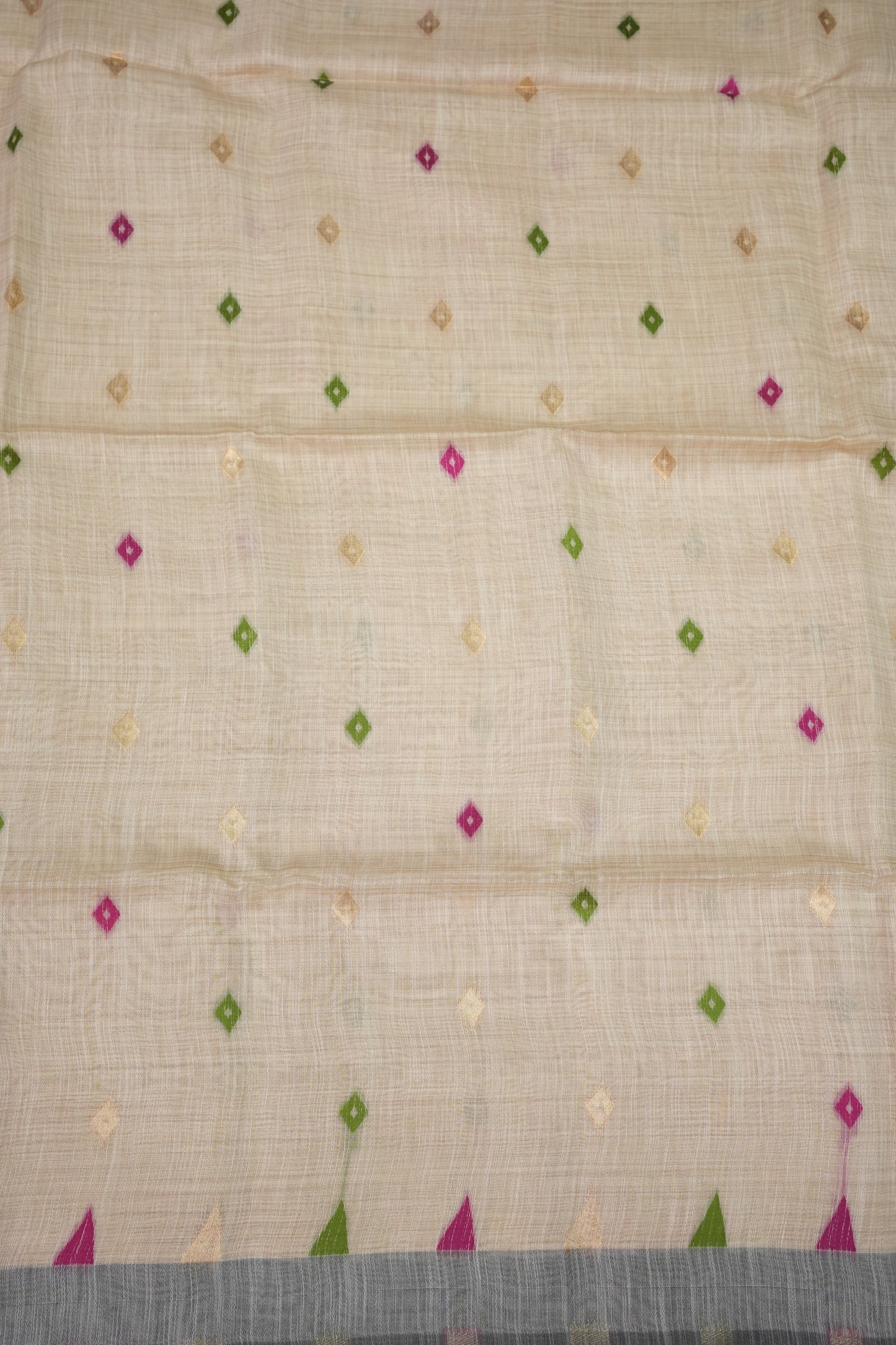 Khaddi Cotton Saree – Ivory & Green with Woven Motifs and Floral Pallu