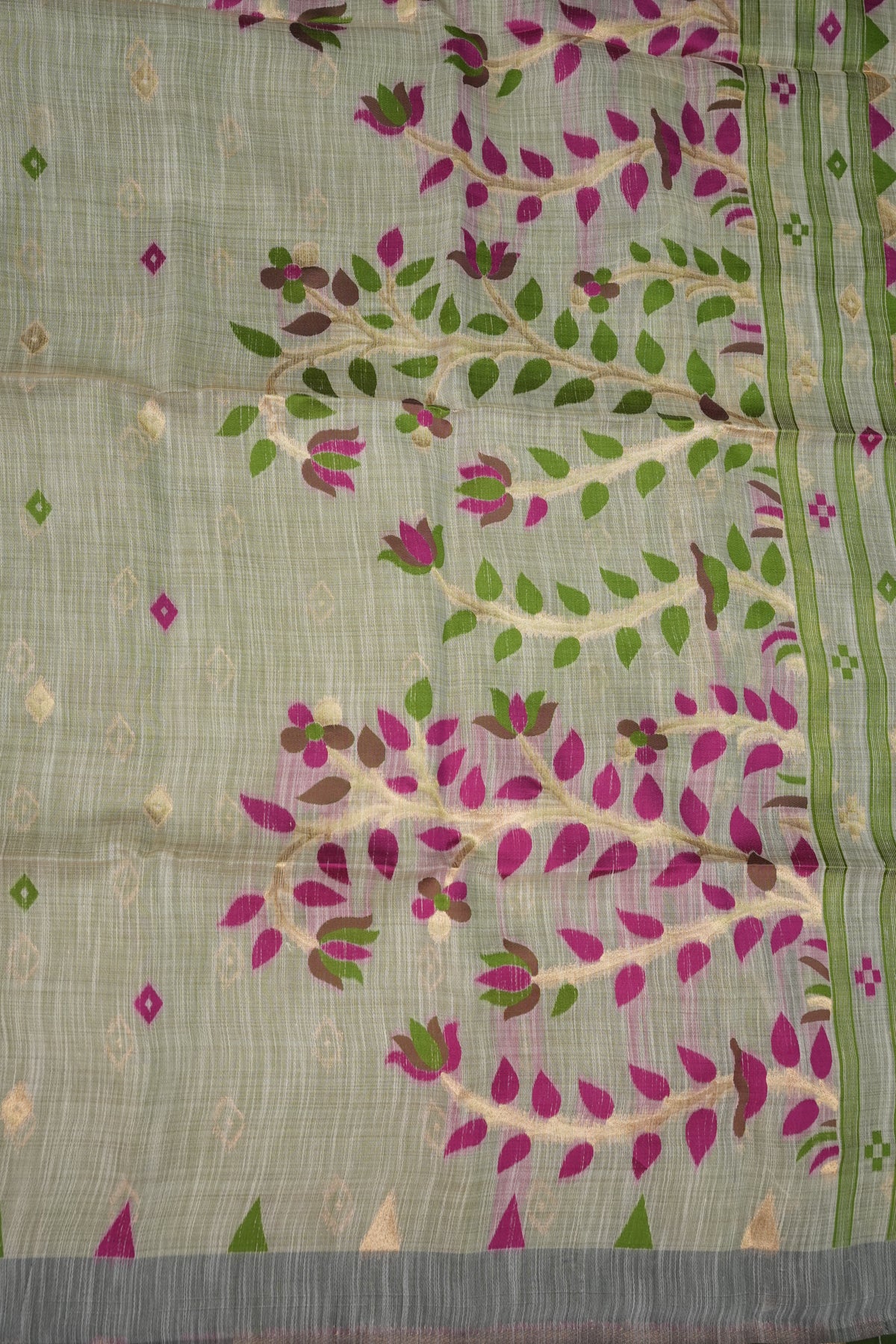 Khaddi Cotton Saree – Ivory & Green with Woven Motifs and Floral Pallu