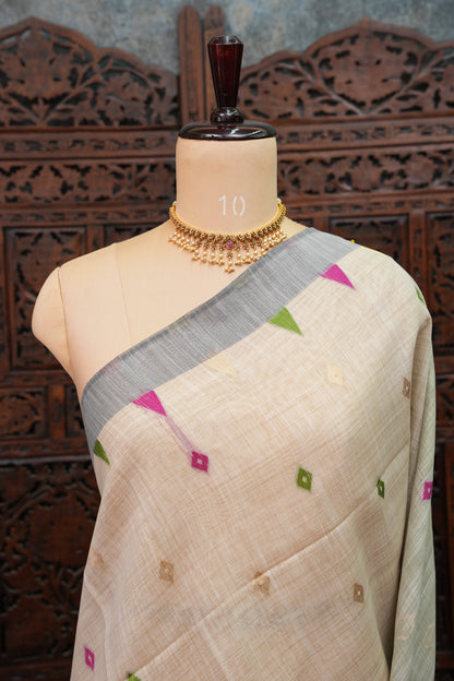Khaddi Cotton Saree – Ivory & Green with Woven Motifs and Floral Pallu