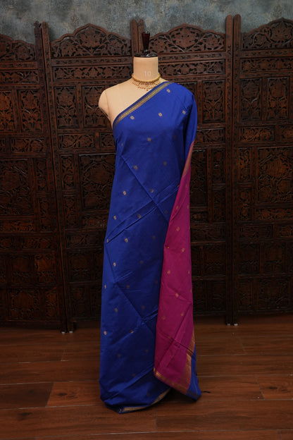 Semi Maheshwari Silk Cotton Saree with thin Gold Zari Buttas