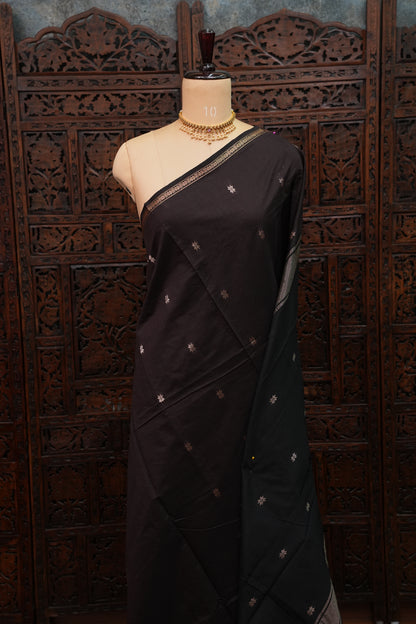 Semi Maheshwari Silk Cotton Saree with thin Gold Zari Buttas