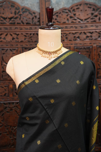Semi Maheshwari Silk Cotton Saree with thin Gold Zari Buttas
