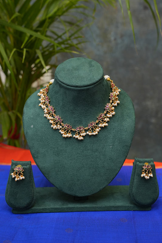 Antique Gold-Plated Lotus Concept Choker Set