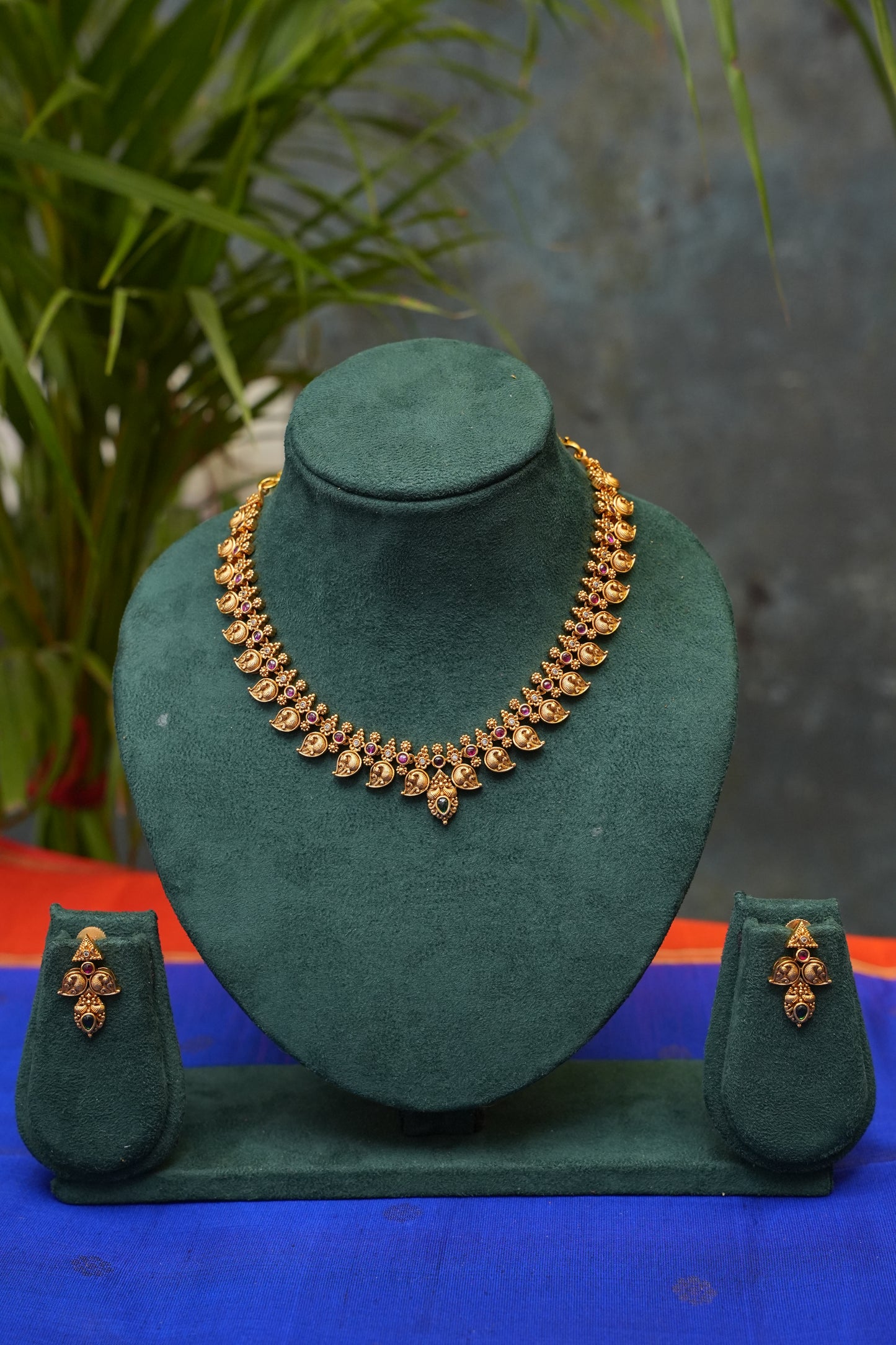 Antique Gold-Plated Temple Necklace Choker Set