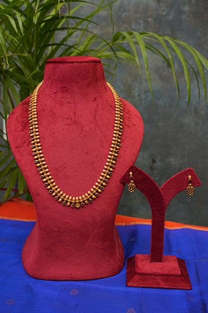 Antique Gold-Plated Temple Sleek Long Haaram Set