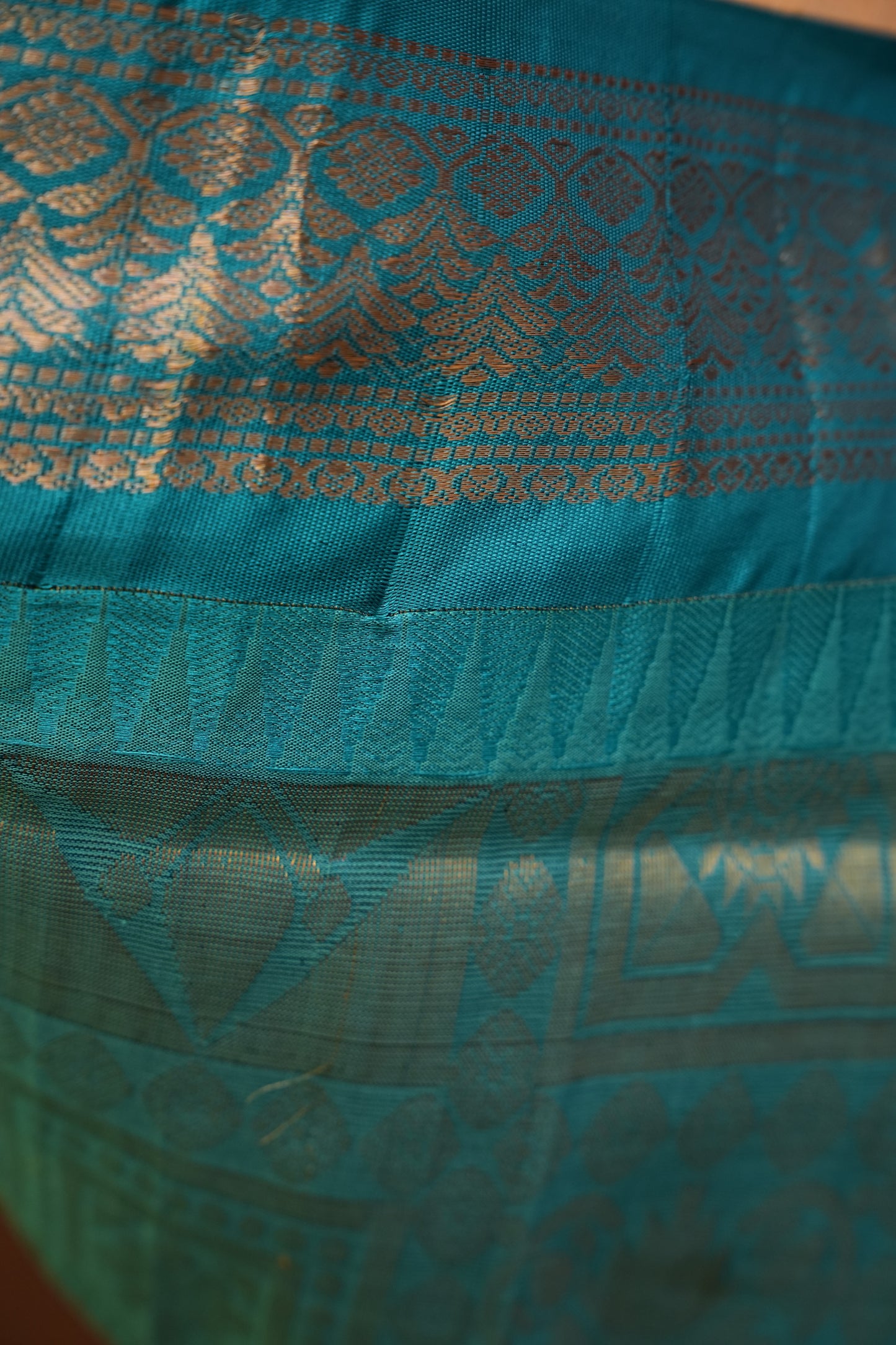 Gadwal Cotton Saree - Beige & Turquoise