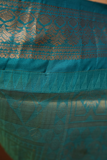 Gadwal Cotton Saree - Beige & Turquoise