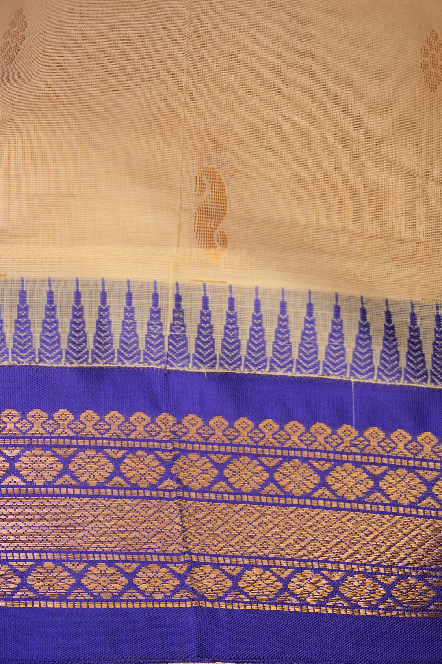 Gadwal Cotton Saree - Beige & Royal Blue