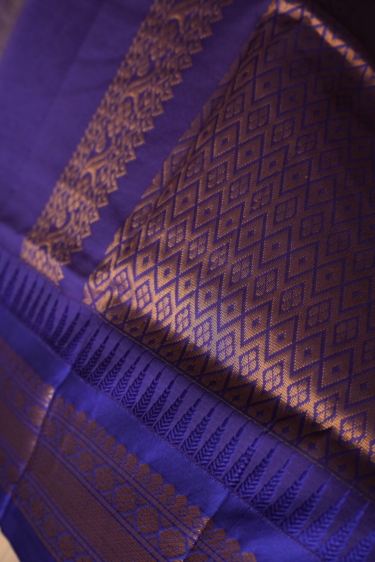 Gadwal Cotton Saree - Beige & Royal Blue
