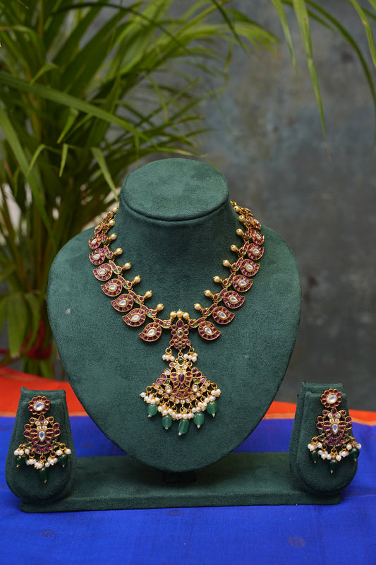 Antique Gold-Plated Stone Jewellery Necklace Set