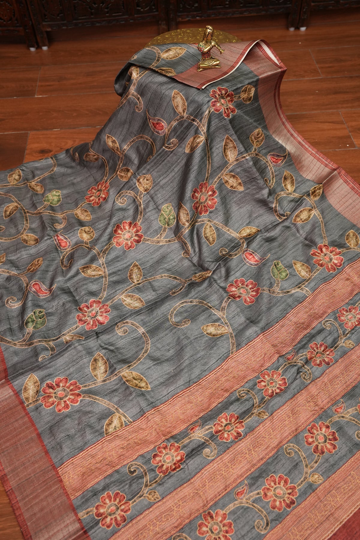 Semi Tussar Raw Silk Saree with Embroidered Floral Body & Contrast Border – Charcoal Grey & Rust